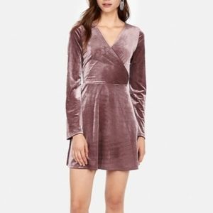 Express Velvet Surplice Fit And Flare Dress
Sz XL